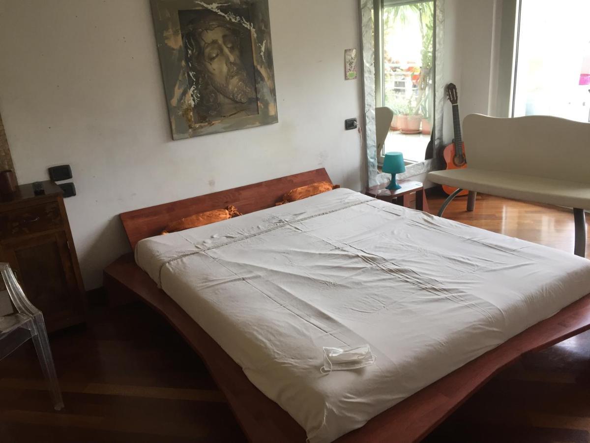Apartamento Casa Delle Sorprese Pescara Exterior foto